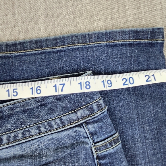 Lane Bryant Bootcut Stretch Denim Blue Jeans Short 28in Inseam - Picture 6 of 10
